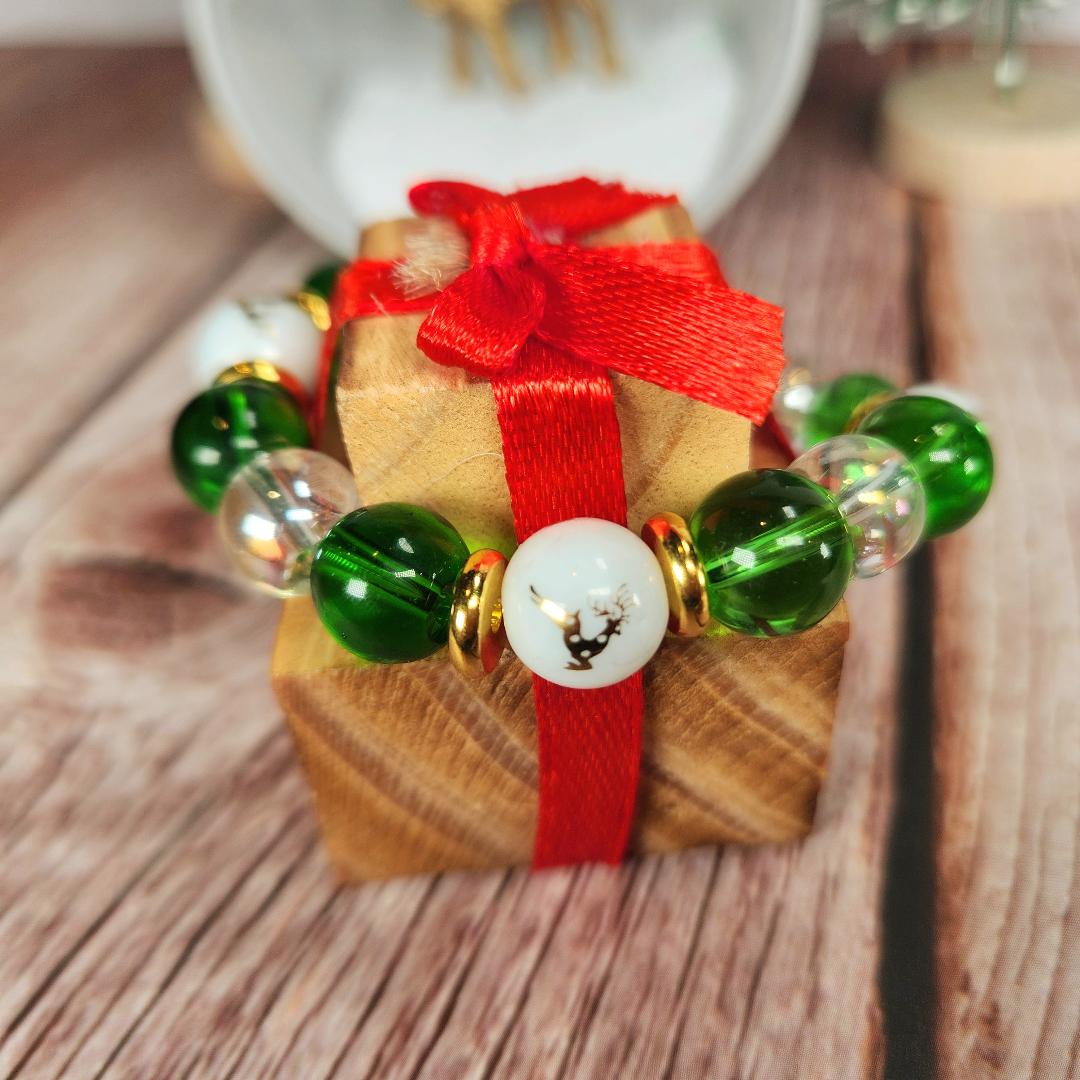 Green Gold Reindeer Beaded Bracelet