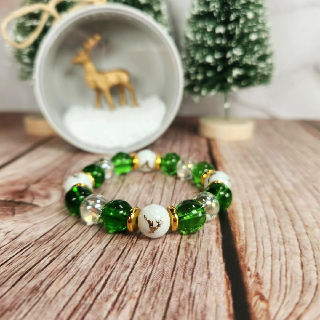 Green Gold Reindeer Beaded Bracelet