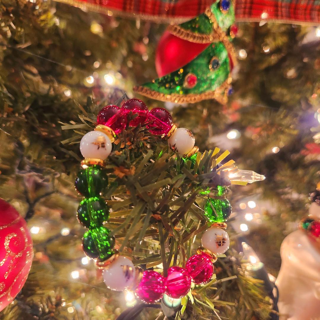 Red Green Gold Christmas Tree Beaded Bracelet