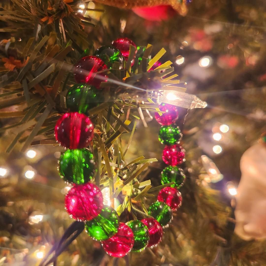 Red and Green Beaded Holiday Bracelet